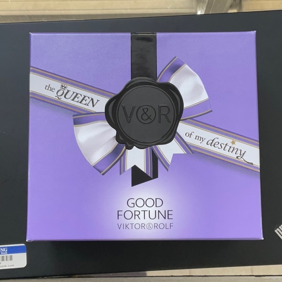 Viktor & Rolf Other - Viktor @ Rolfe Good Fortune set.  Valentine’s Day